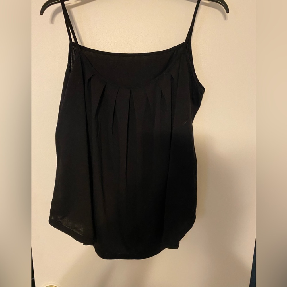 Simple black flowy tank top 2xl.